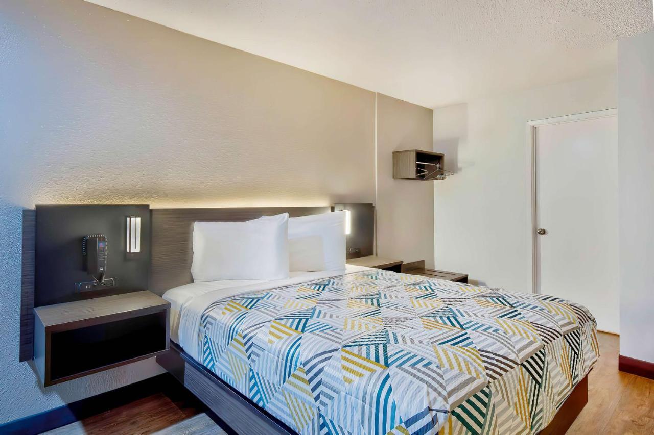 Hotel 6-vallejo, Ca - Six Flags West