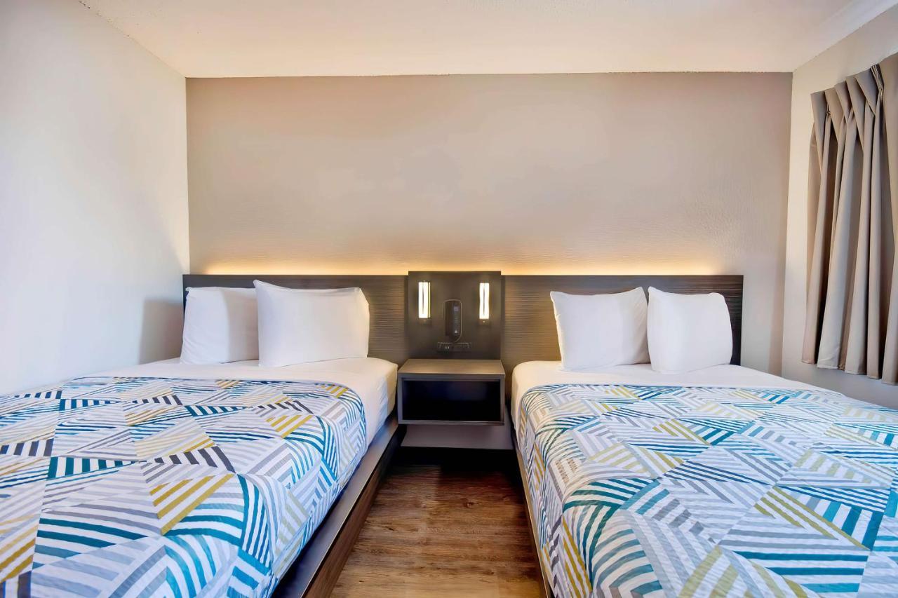 6-vallejo, Ca - Six Flags West Hotel