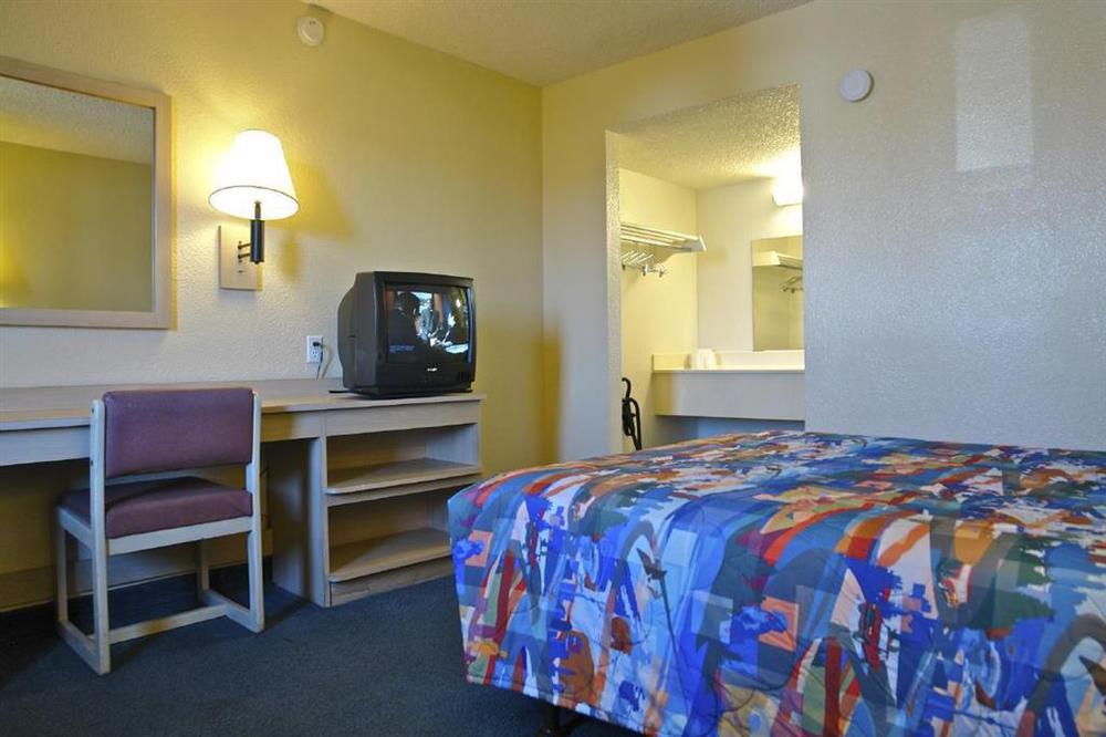 Hotel 6-vallejo, Ca - Six Flags West 2*