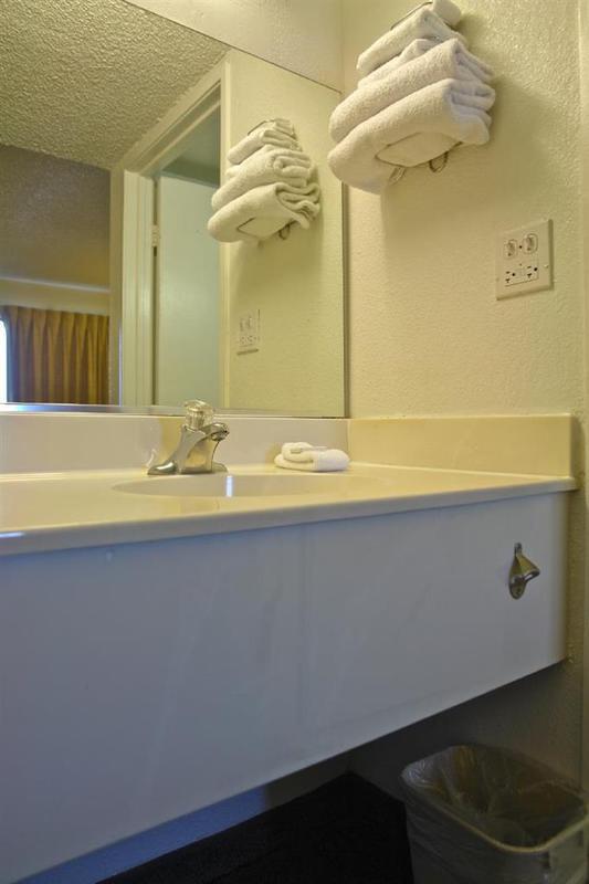Hotel 6-vallejo, Ca - Six Flags West Vallejo